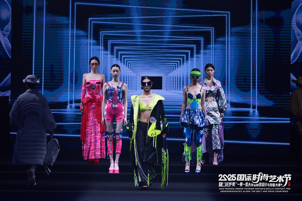 METU-hallgató különdíjat nyert a Runhua Award 2025 nemzetközi divatversenyen Kínában